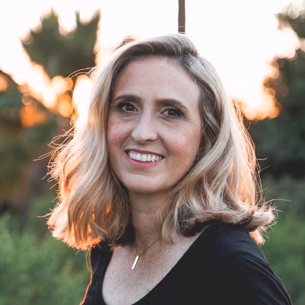 home-hero-2 women smiling confidently after hair loss treatmen